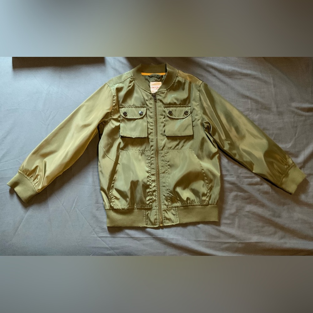 Boys buttoned bomber jacket in Army Green Size 6/7 yrs New NO TAGS